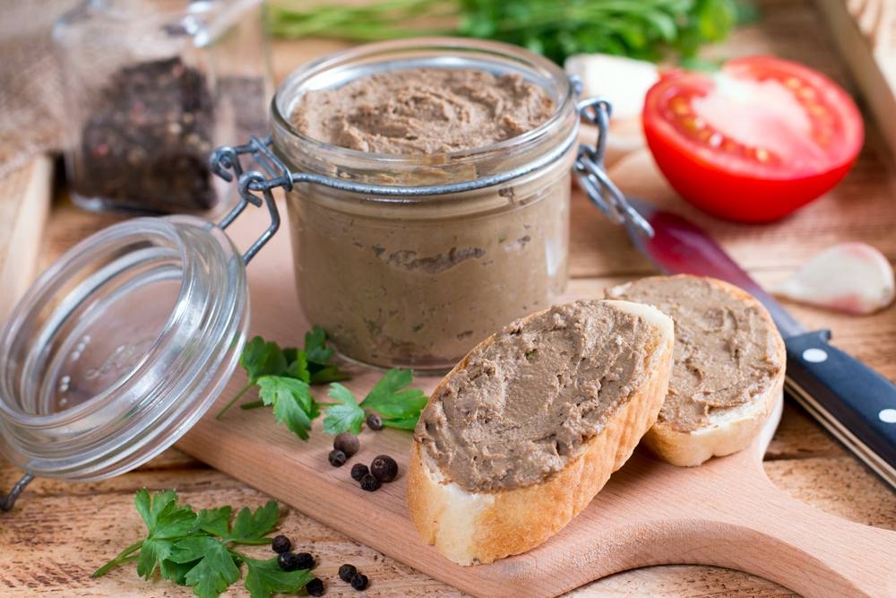 Паштет из куриной печени с чесноком